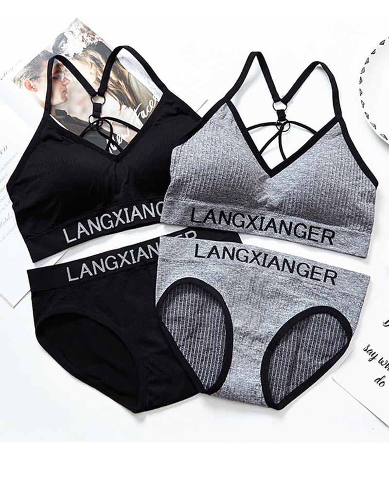 

Letter Pattern V-Neck Seamless Bra Set, Gray