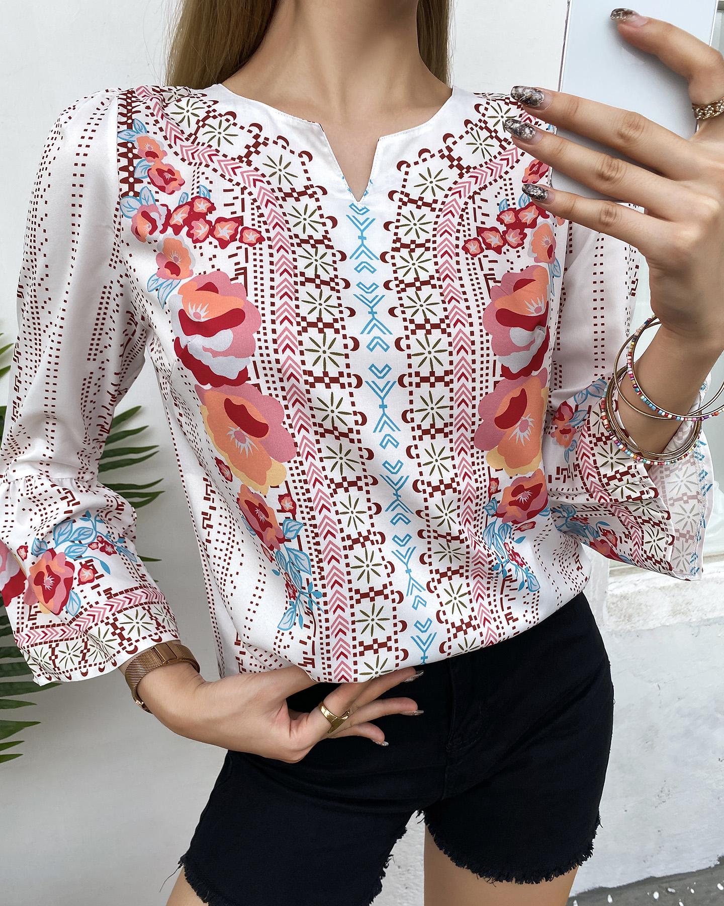 

Floral Graphic Print Flared Sleeves Top, White