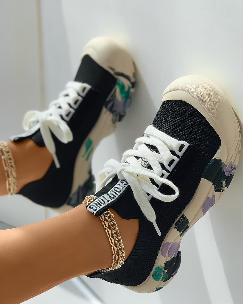 

Painting Letter Print Lace-Up Muffin Sneakers, Black