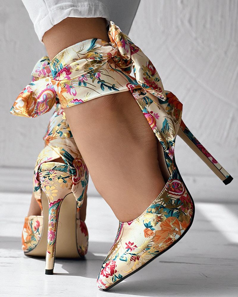 

Tacones finos con tobillo atado con estampado floral, Light yellow