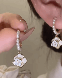 

1Pair Floral Pattern Beaded Hoop Earrings, White