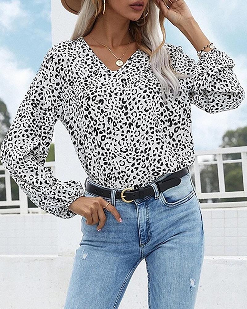 

V Neck Lantern Sleeve Cheetah Pattern Print Top, White