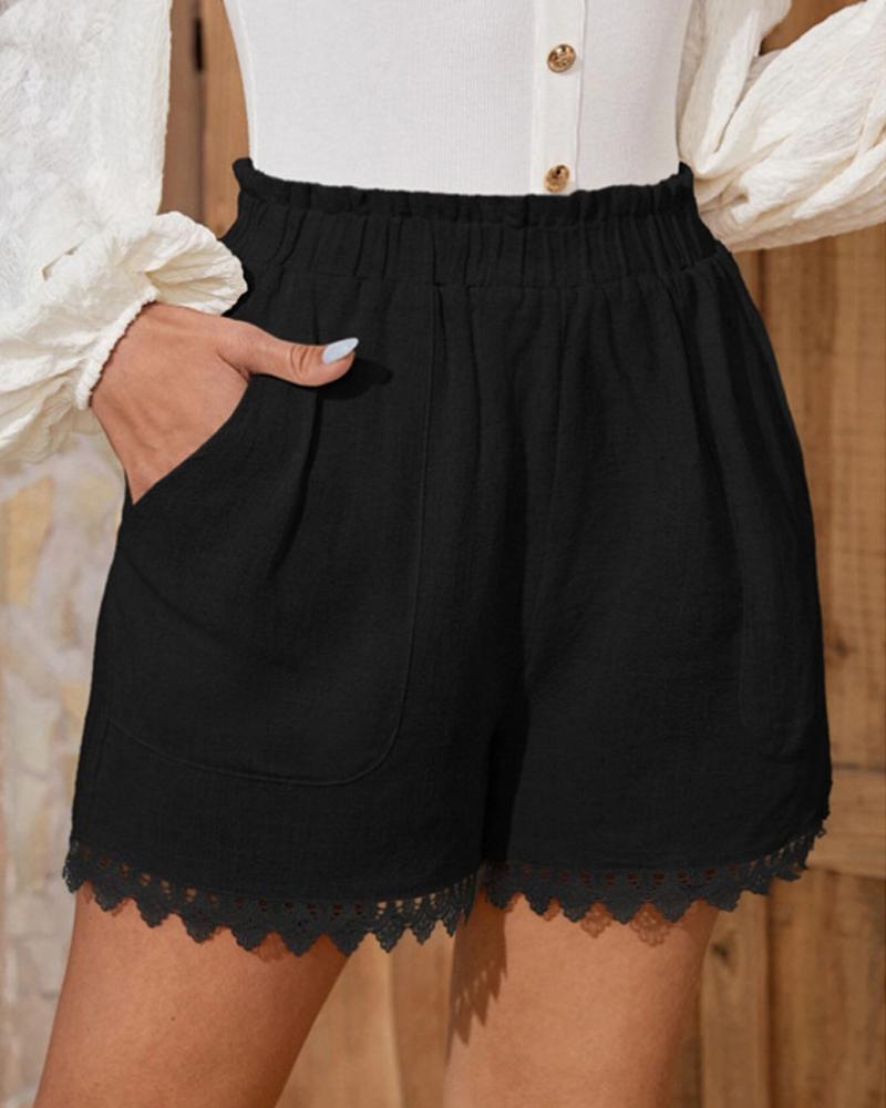 

Lace Patch Pocket Design Ruched Shorts, Black