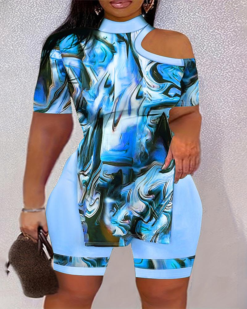 

Conjunto de top con hombros descubiertos y pantalones cortos con estampado de mármol, Blue