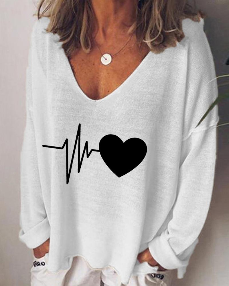 

Plus Size Heart Print V-Neck Long Sleeve Top, White