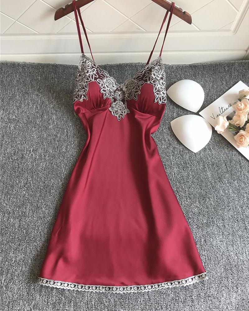 

Guipure Lace Satin Padded Nightgown, Wine red