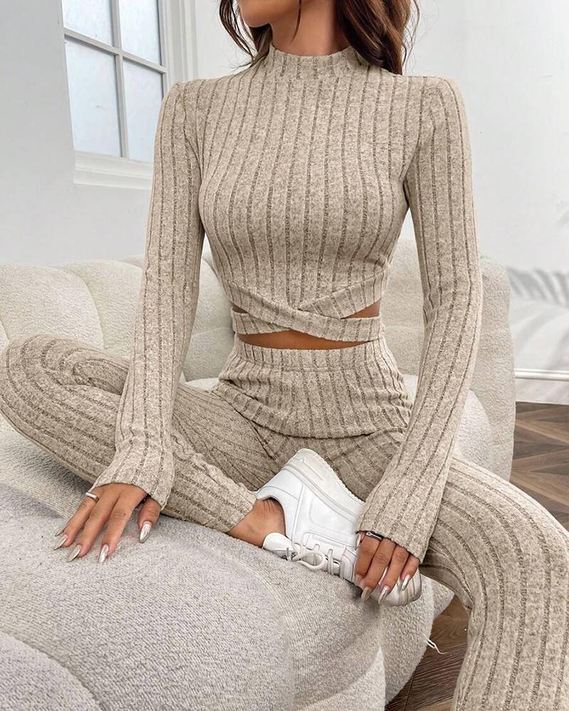 

Mock Neck Criss Cross Crop Top & Pants Set, Apricot