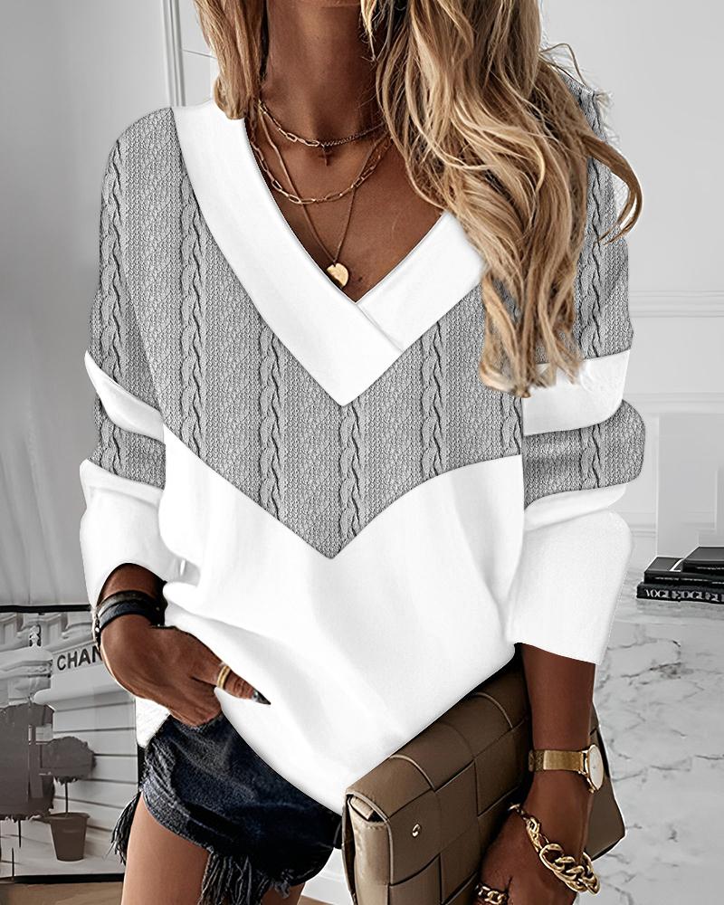 

Colorblock Long Sleeve V-Neck Cable Textured Top, Gray