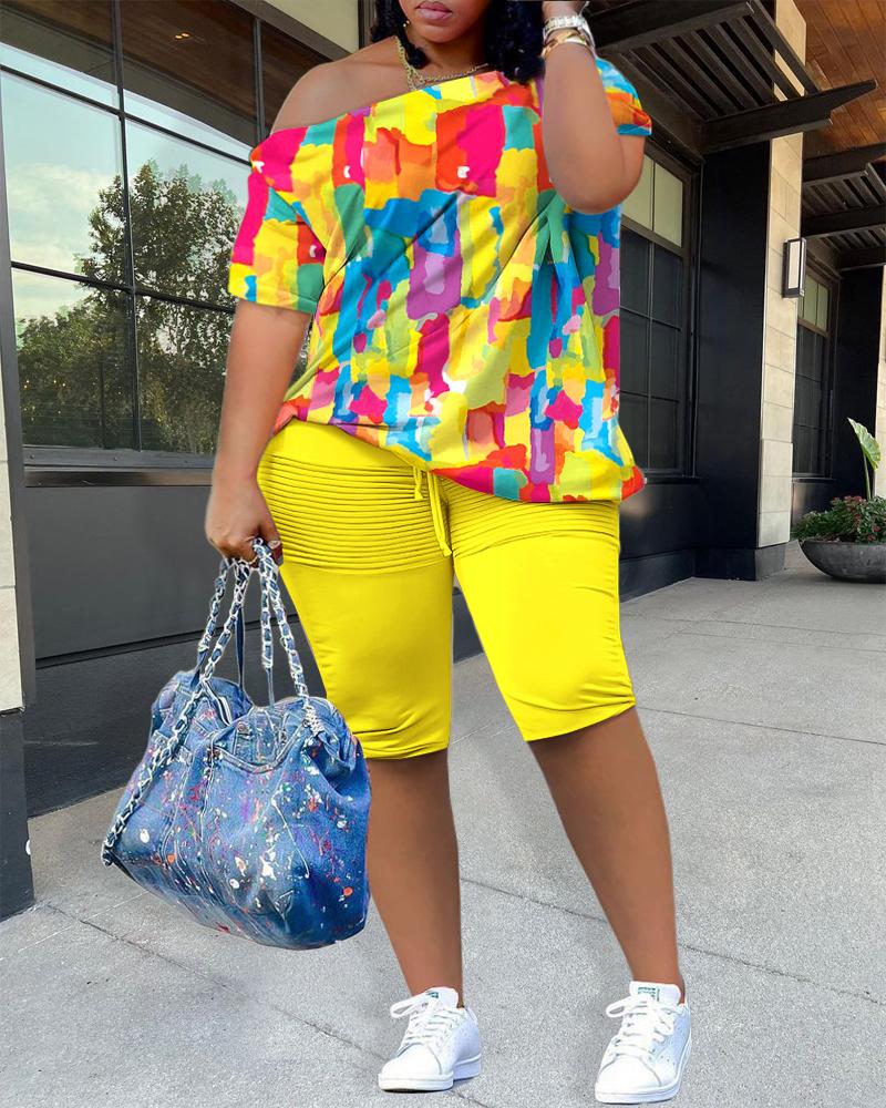 

Plus Size Melting Colors All Over Print Skew Neck Top & Shorts Set, Yellow