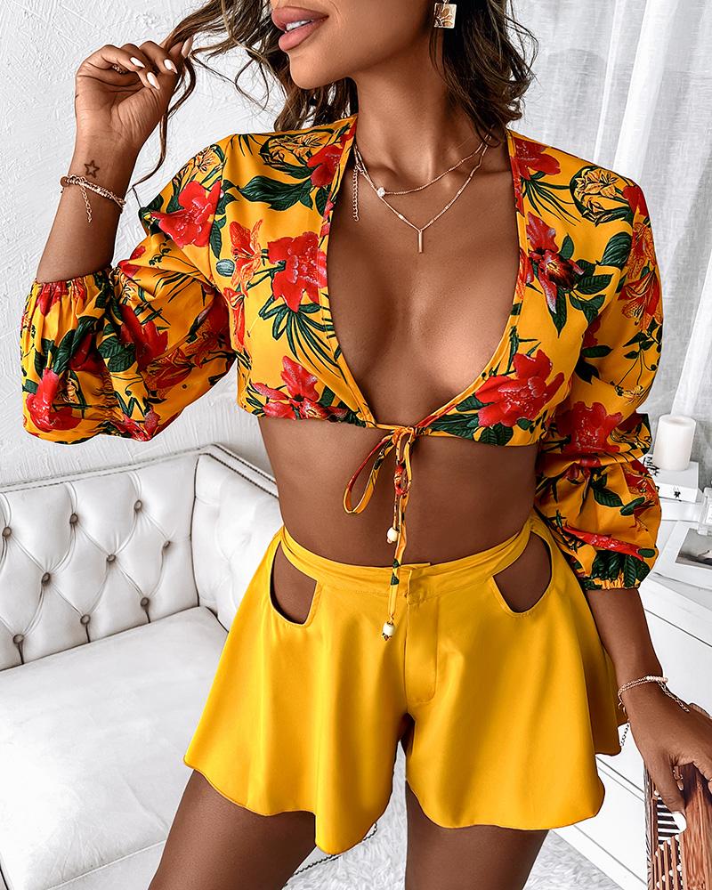 

Floral Print Tied Detail Crop Top & Cutout Shorts Set, Yellow