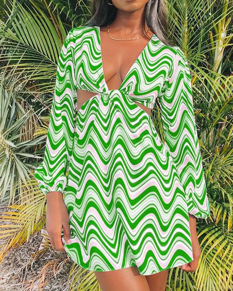 

Wave Geometric Print Cut-out Long Sleeve Mini Dress, Green