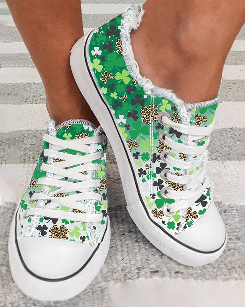 

St. Patrick's Day Leopard Clover Print Fringe Hem Canvas Sneakers, Green