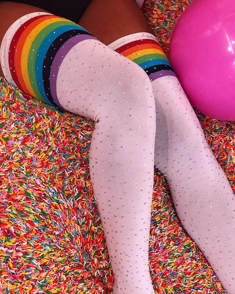 

1Pair Rainbow Stripe Print Rhinestone Decor Long Socks, White