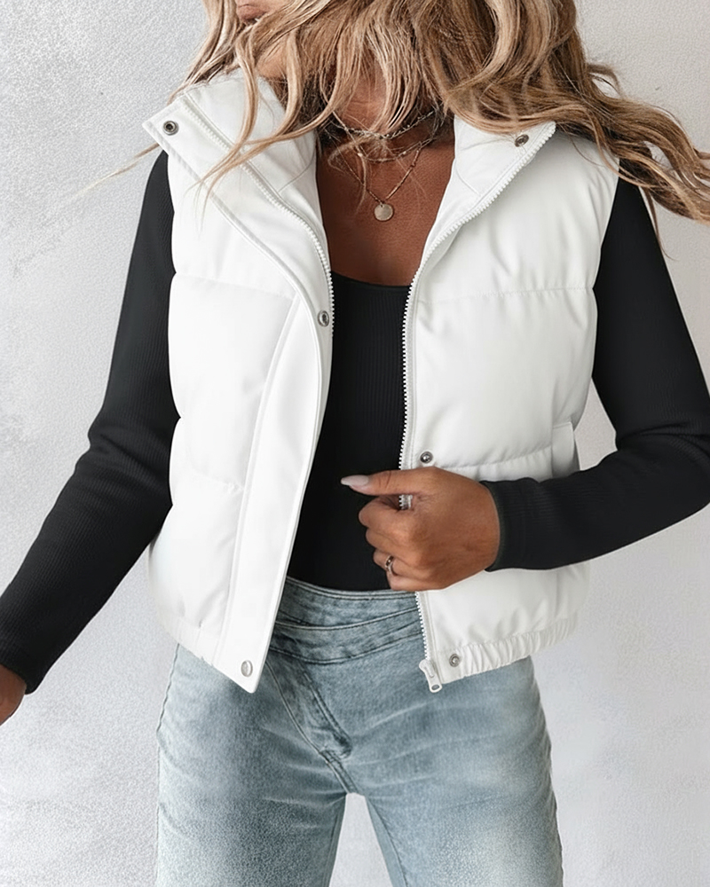 

Chaleco informal de piel sintética con cuello alto, cremallera y botones a presión en la parte delantera, con dobladillo elástico y acolchado., White