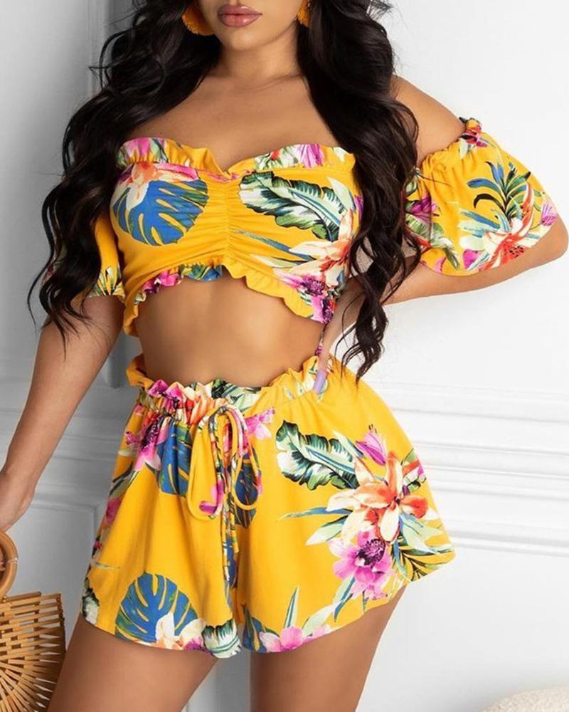 

Off Shoulder Floral Print Crop Top & Drawstring Shorts Set, Yellow