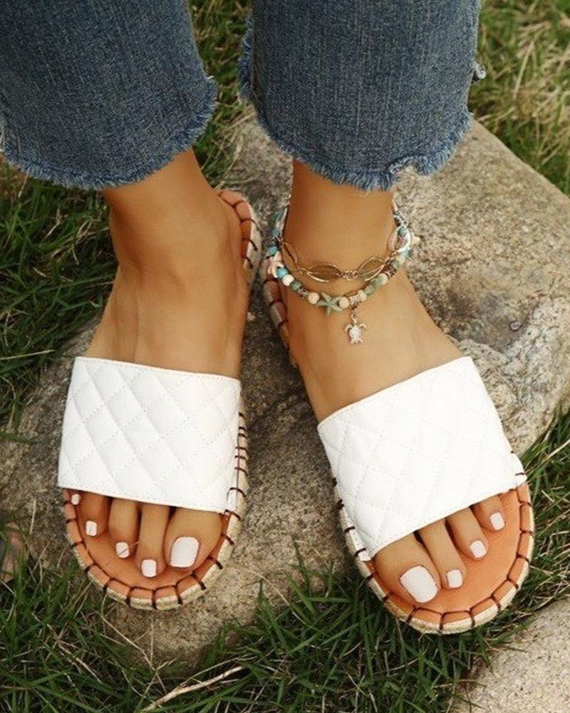 

Round-toe Solid Color Embossing Strap Flat Slippers, White
