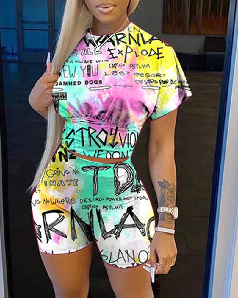 

Tie Dye Letter Graffiti Print Crop Top & Shorts Set, Yellow
