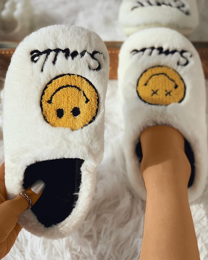 

Letter Smile Face Pattern Fluffy Slipper, White