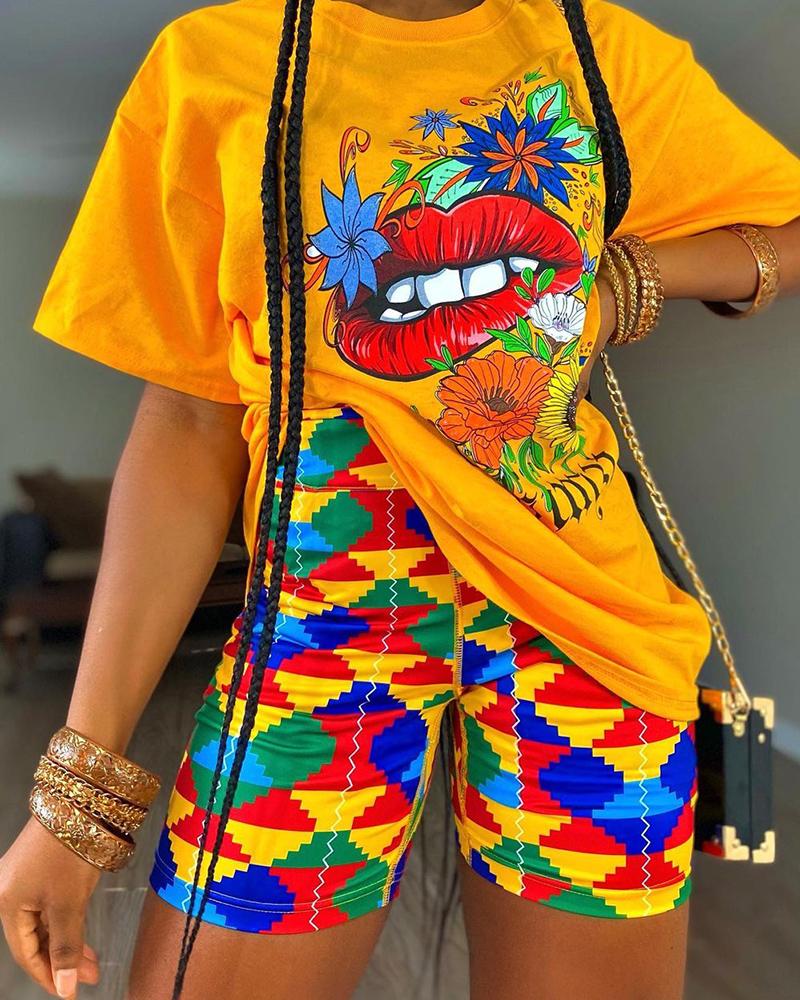 

Lip Floral Print T-shirt & Colorblock Shorts Set, Yellow