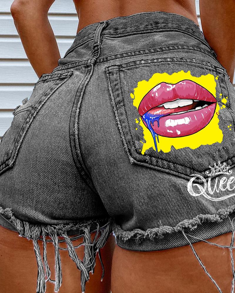 

Fringe Ripped Lip Letter Print Denim Shorts, Gray
