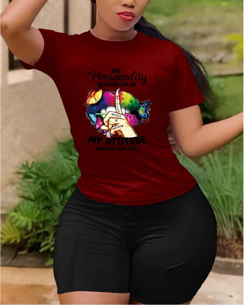 

Plus Size Slogan Print Casual Top & Shorts Set, Wine red