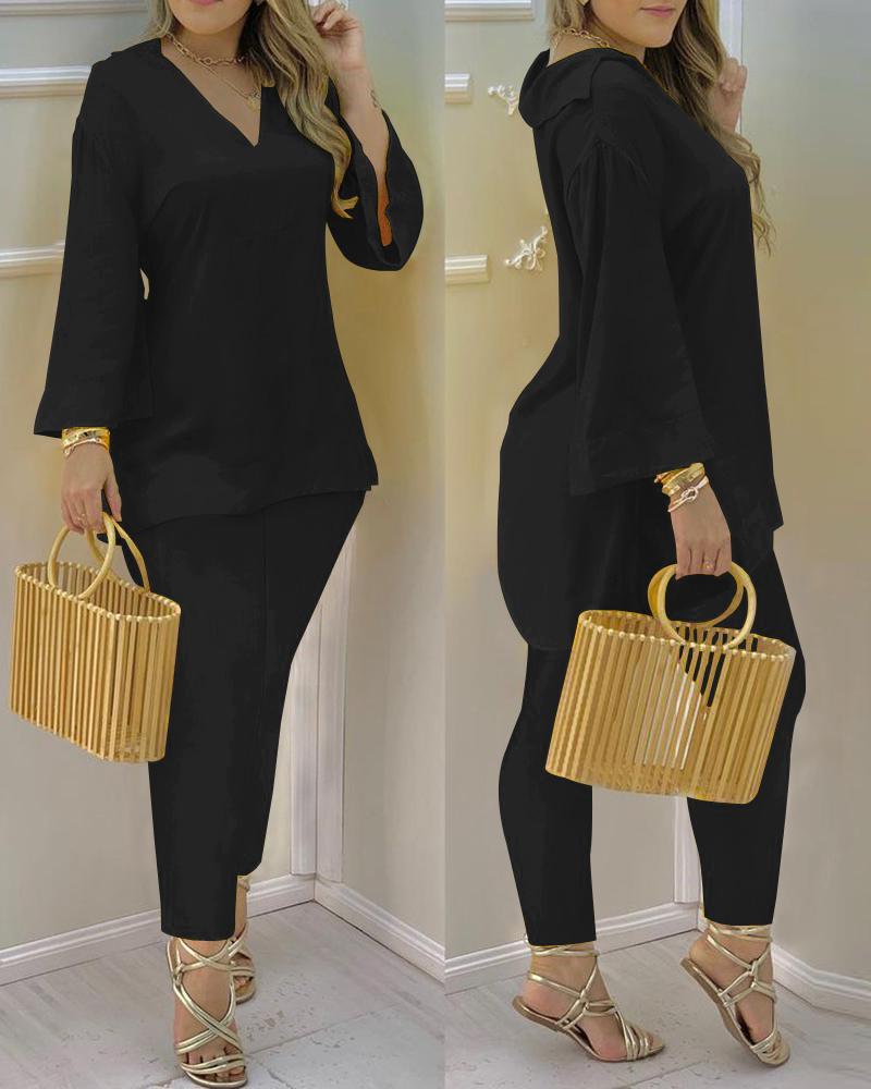 

Plain Bell Sleeve V-Neck Top & Pants Set, Black