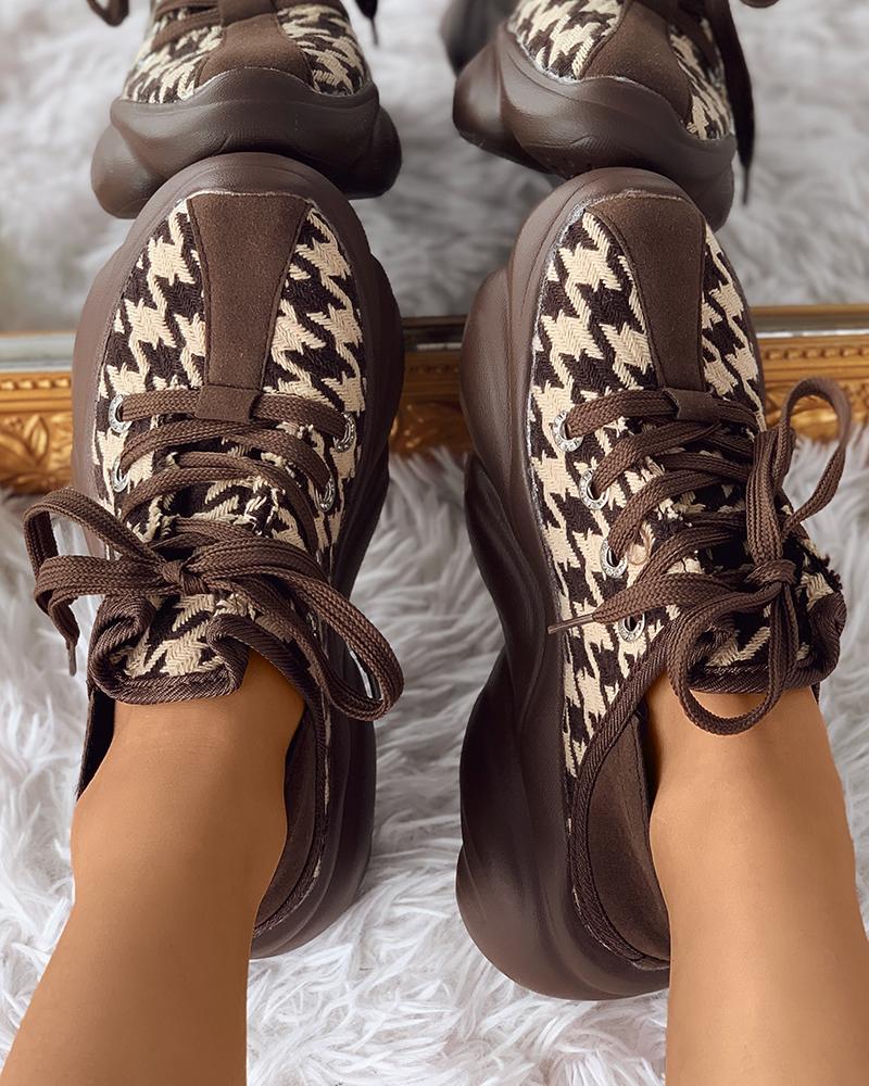 

Houndstooth Pattern Eyelet Lace-up Muffin Sneakers, Coffee