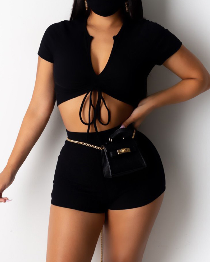 

Solid Color Short Sleeve Ribbed Skinny Cropped Top With Short Pants Suit Sets, Black