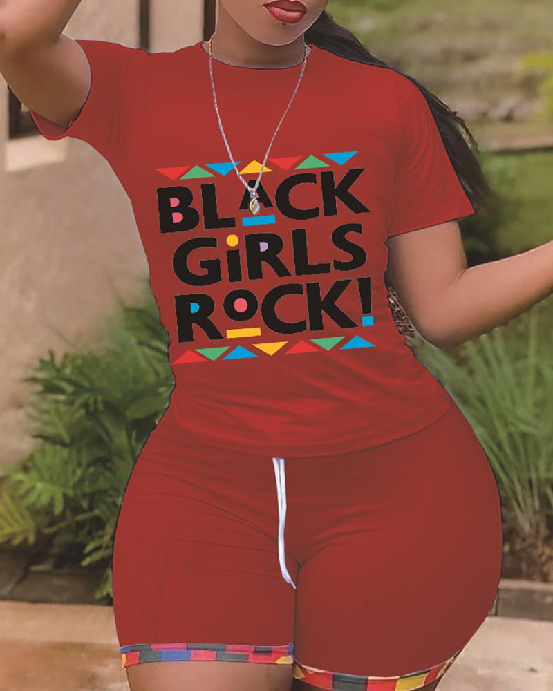 

Geo Letter Print T-shirt & Colorblock Shorts Set, Red