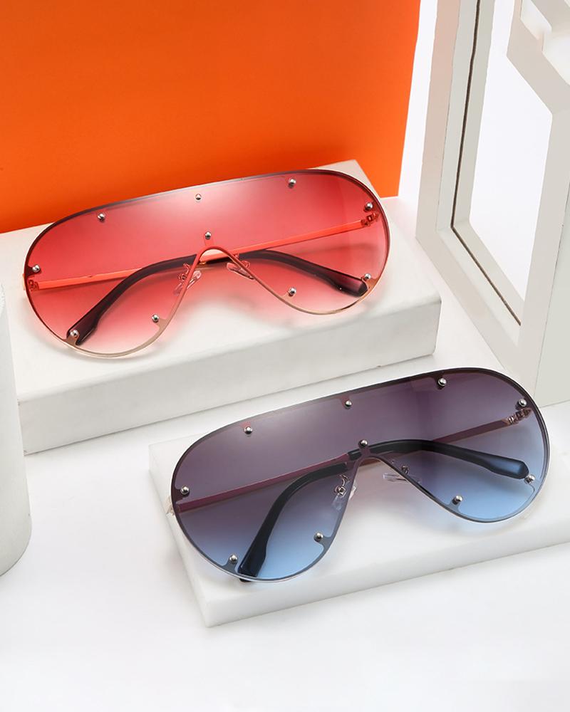 

1Pair Metal Decor Ombre Lens Flat Top Sunglasses, Red