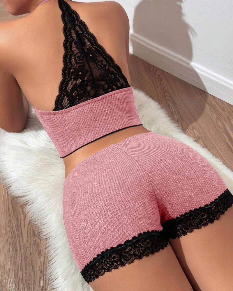 

Conjuntos de 2 piezas de camiseta sin mangas con escote halter y encaje en contraste con bloques de color y pantalones cortos casuales de punto gofrado, Pink