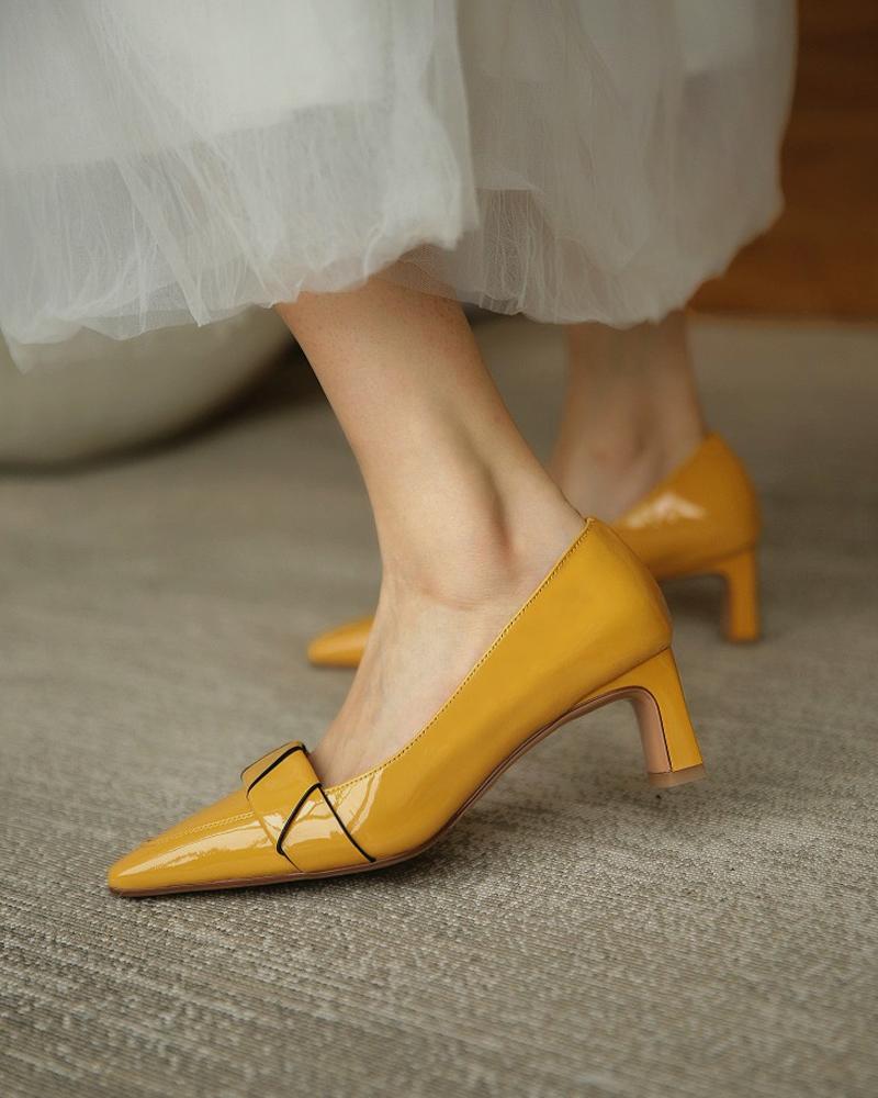 

Pointed Toe Contrast Paneled Chunky Heels, Yellow