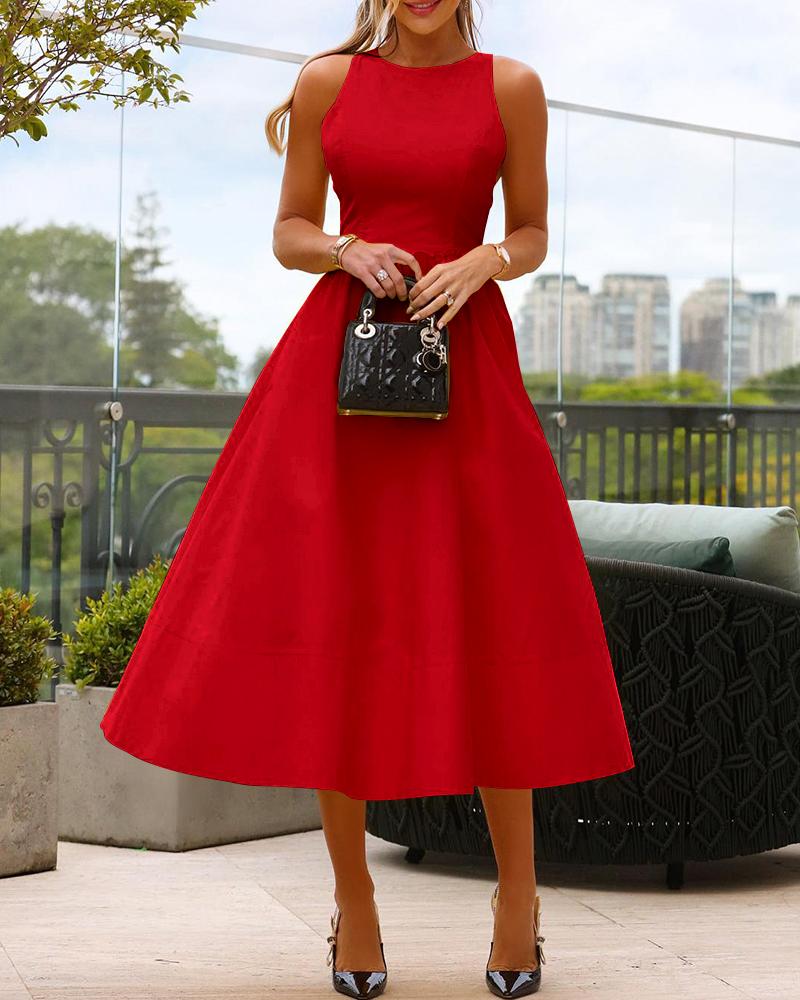 

Round Neck Sleeveless Flared Dress, Red