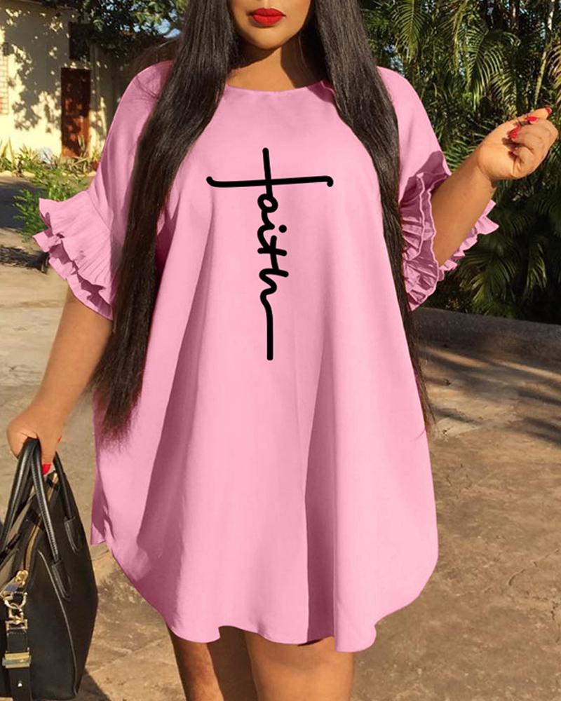 

Plus Size Letter Print Bell Sleeve Curved Hem Casual Dress, Pink