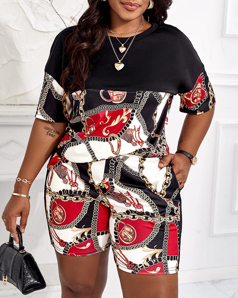 

Plus Size Scarf Chain Print Casual Top & Shorts Set, Multicolor