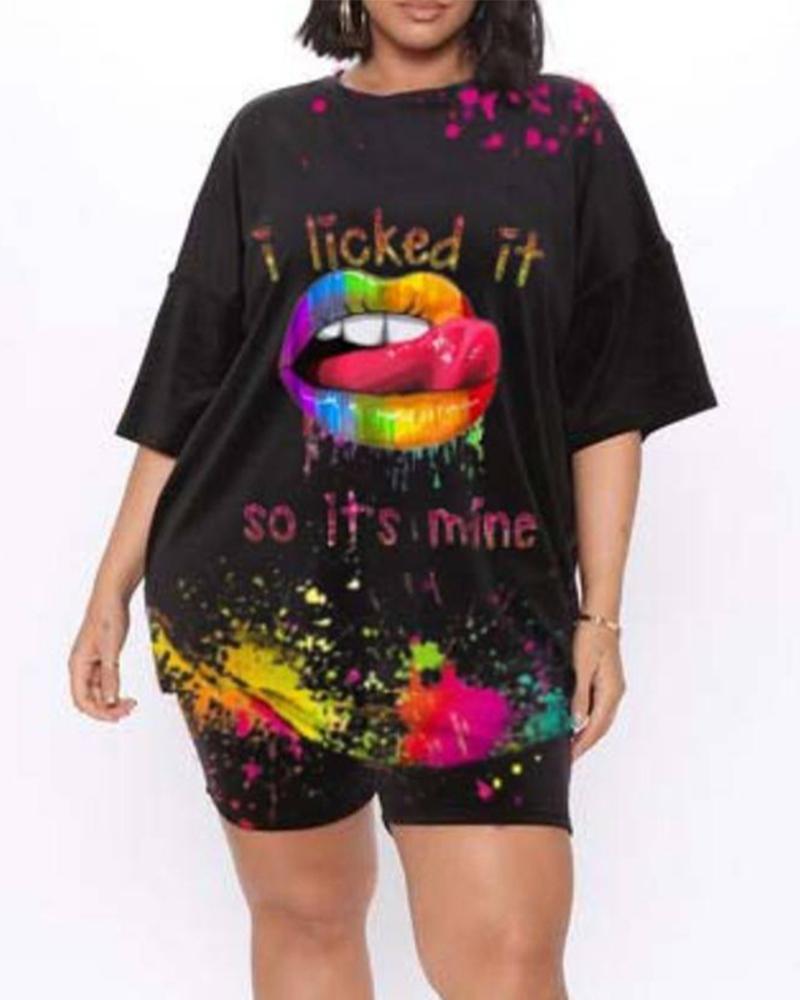 

Plus Size Ink Splash Letter Lip Print Top & Shorts Set, Black