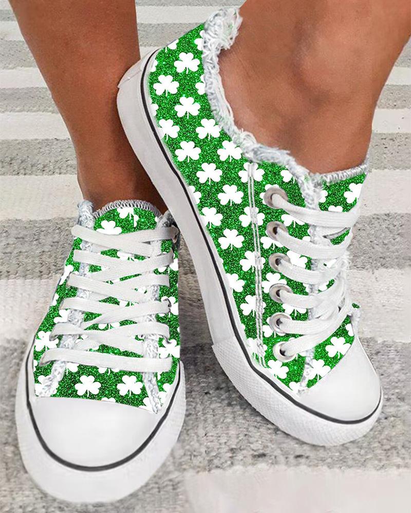 

St. Patrick's Day Grass Clover Print Fringe Hem Canvas Sneakers, White&green