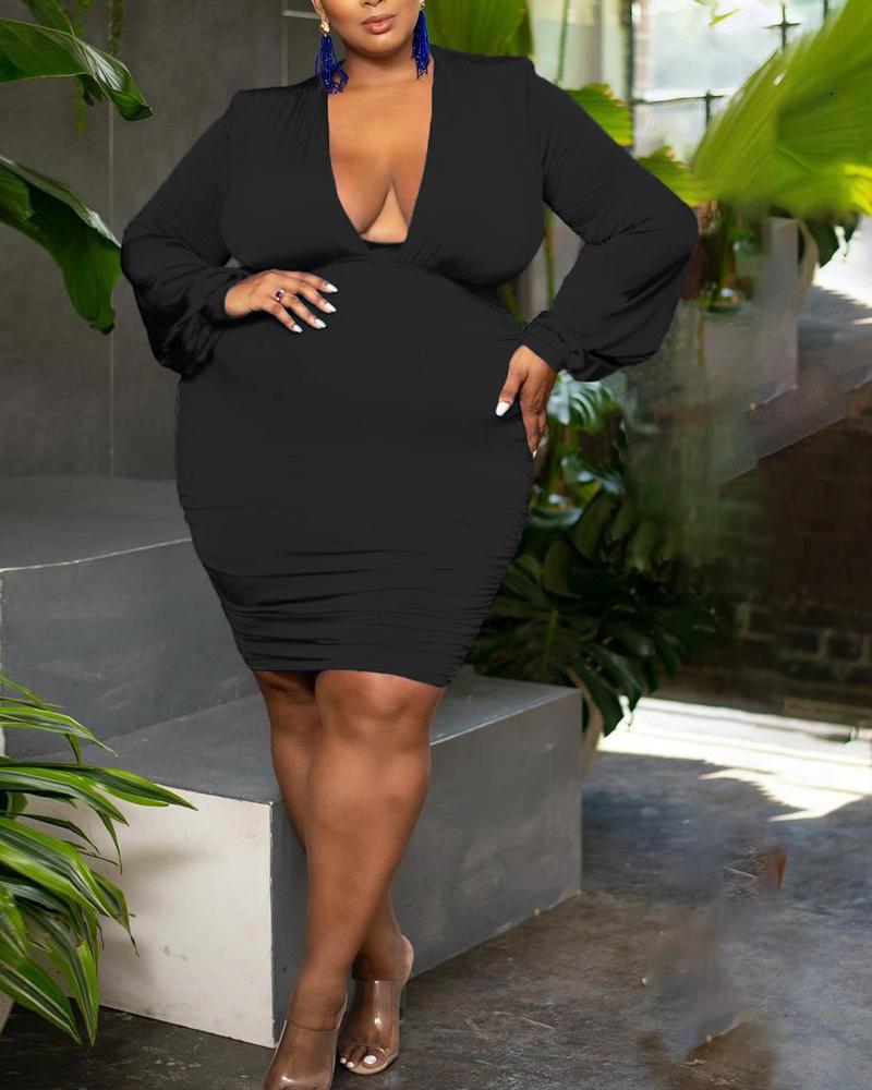 

Plus Size Plunging Neck Long Sleeve Ruched Party Dress, Black