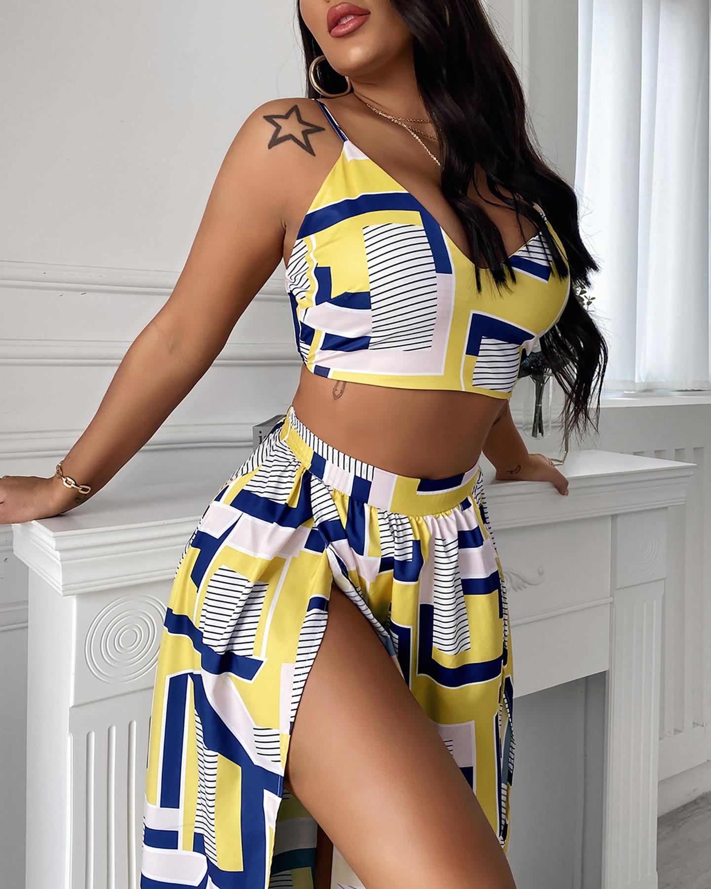 

Geo Pattern Colorblock Crop Top & High Slit Maxi Skirt Set, Multicolor