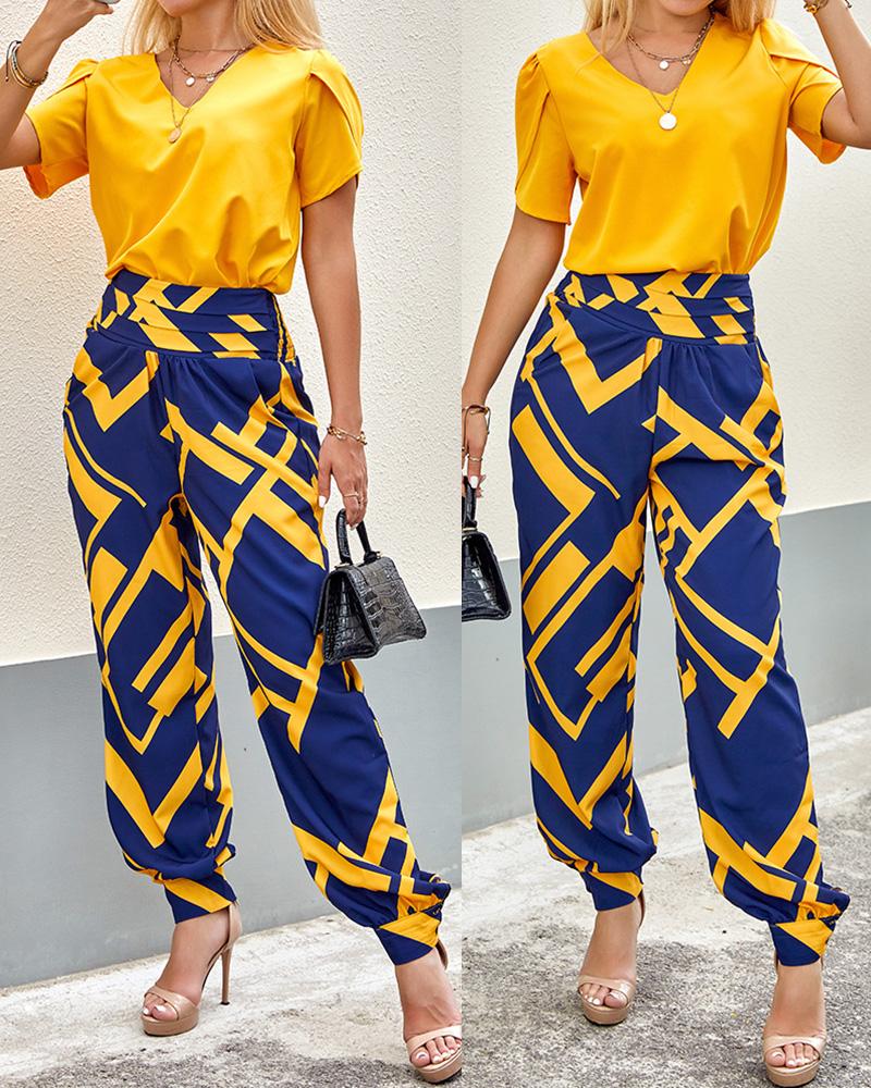 

Puff Sleeve Top & Geometric Print Cuffed Pants Set, Yellow