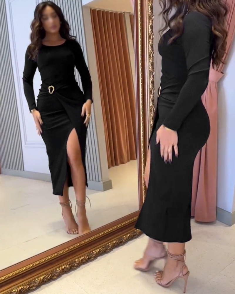 

Vestido de trabajo acanalado con aberturas envueltas y decoración de aros de metal, cintura ceñida y corte entallado de longitud media., Black