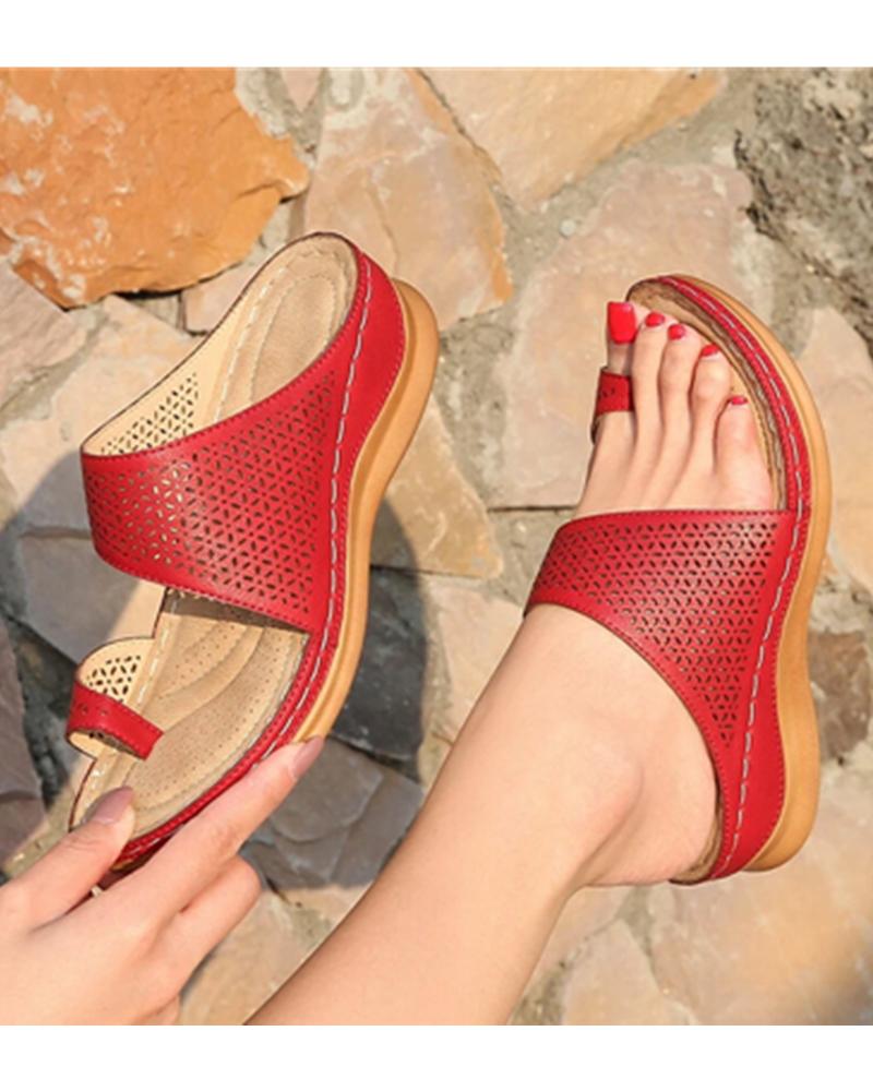

Ladies with hollowed-out toe wedge slippers, Red