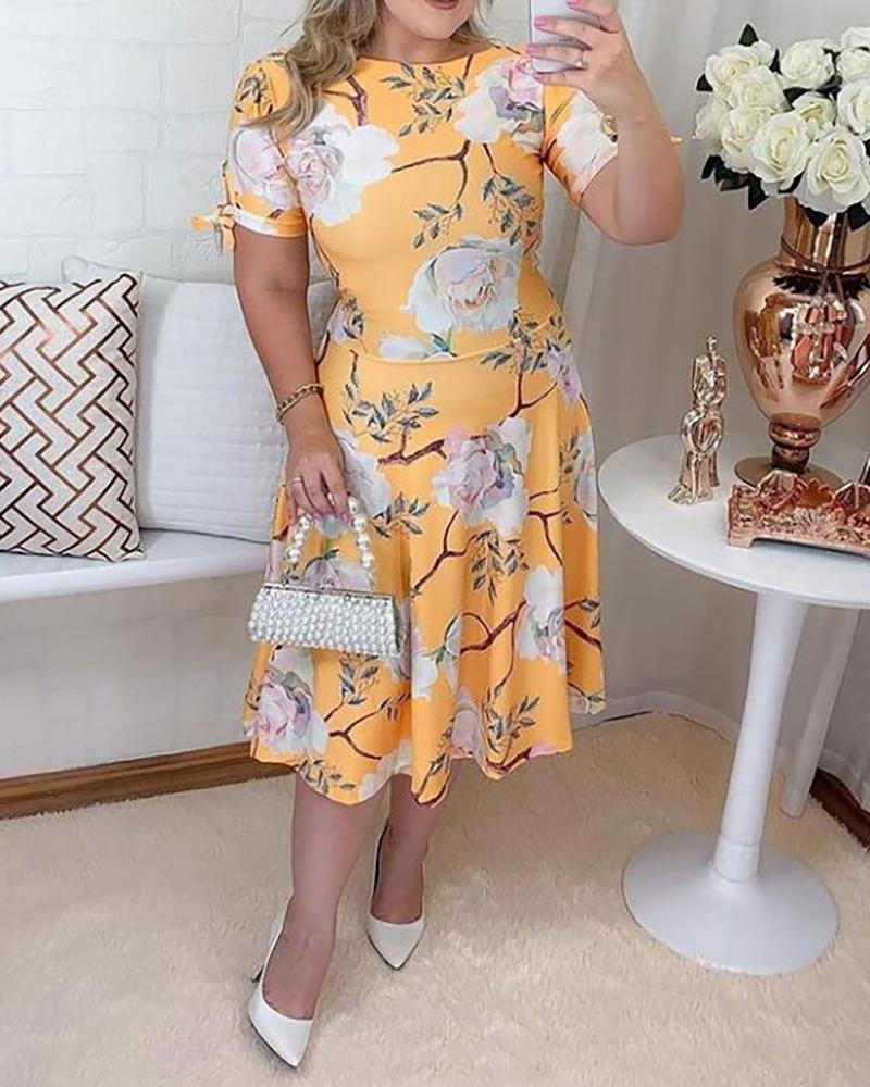

Plus Size Floral Print Tied Detail Short Sleeve Casual Dress, Yellow