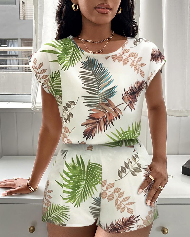 

Leafs Print Short Sleeve Loose T-shirt With Shorts Suit Sets, White