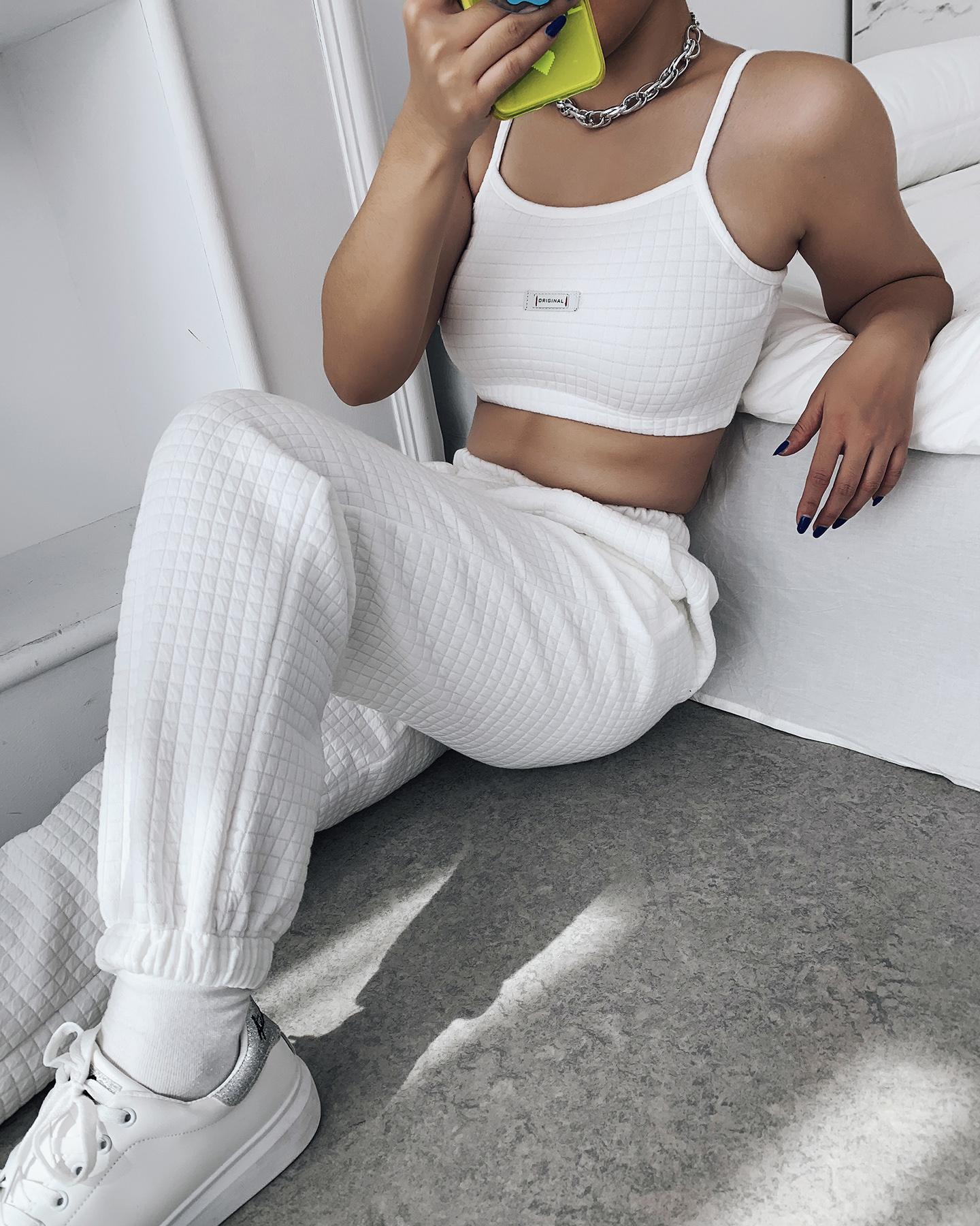 

Textured Cami Top & Pocket Design Pants Set, White