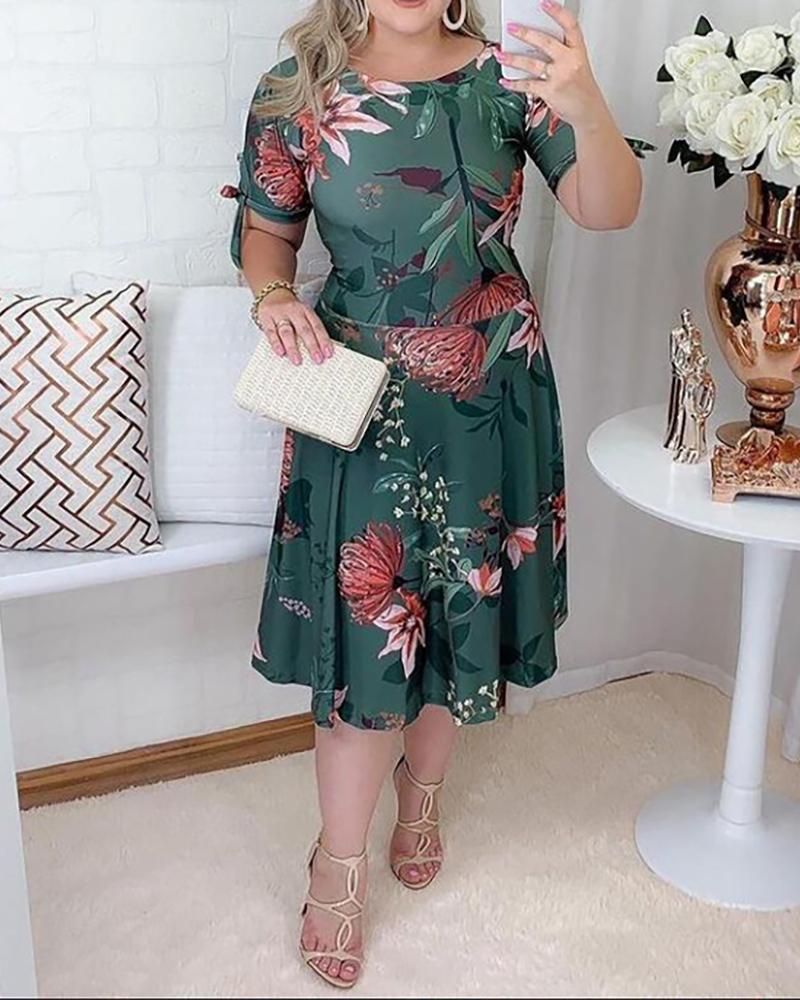 

Plus Size Floral Print Tied Detail Short Sleeve Casual Dress, Dark green