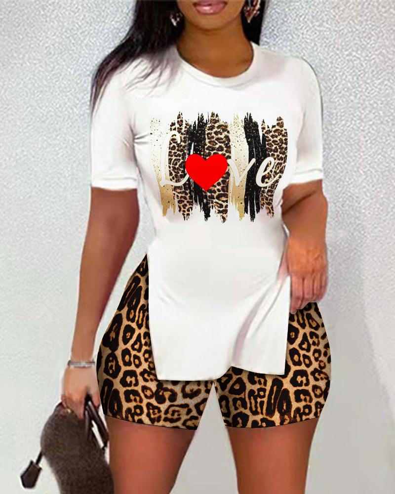 

Leopard Letter Heart Print Split Hem Top & Shorts Set