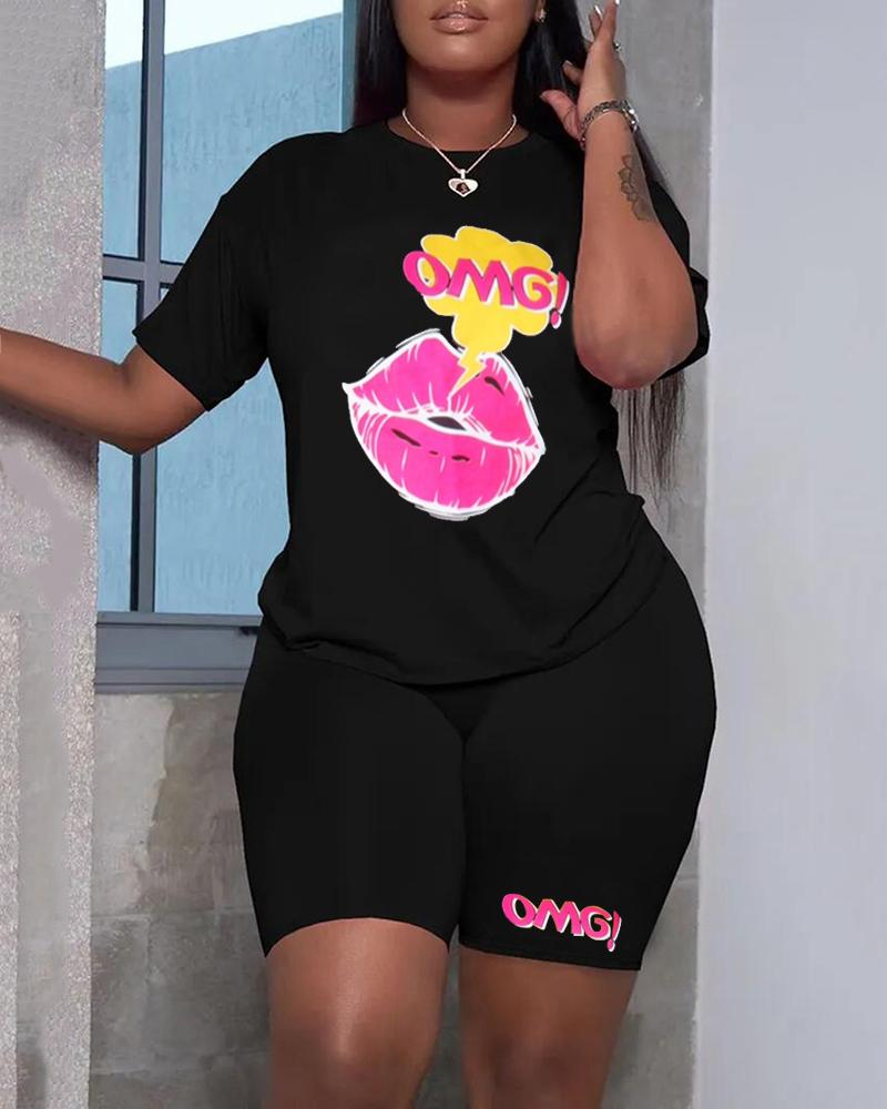 

Plus Size Lip Graphic Print Top & High Waist Shorts Set, Black