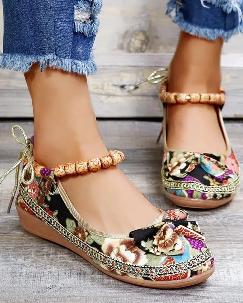 

National Style Floral Pattern Embroidery Beaded Slip-on, Black
