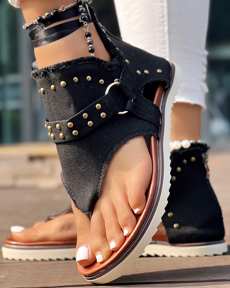 

Sandalias con bajo con flecos y tachuelas con estampado de estrellas, Black